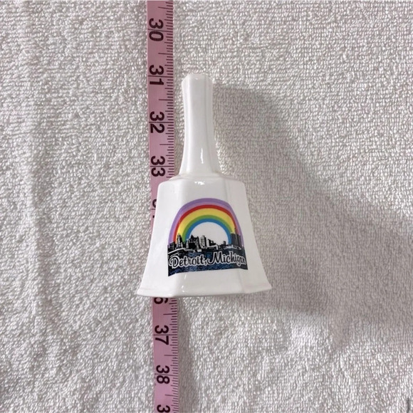 Vintage Mackinac Bridge Detroit  Michigan Souvenir Ceramic Bell W Rainbow - Picture 10 of 10